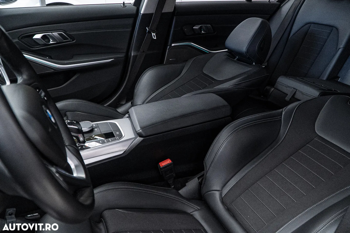 BMW Seria 3 318d Aut. Sport Line - 24