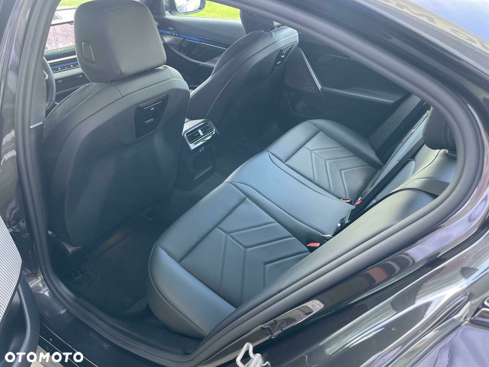 BMW Seria 5 520d xDrive mHEV M Sport - 12