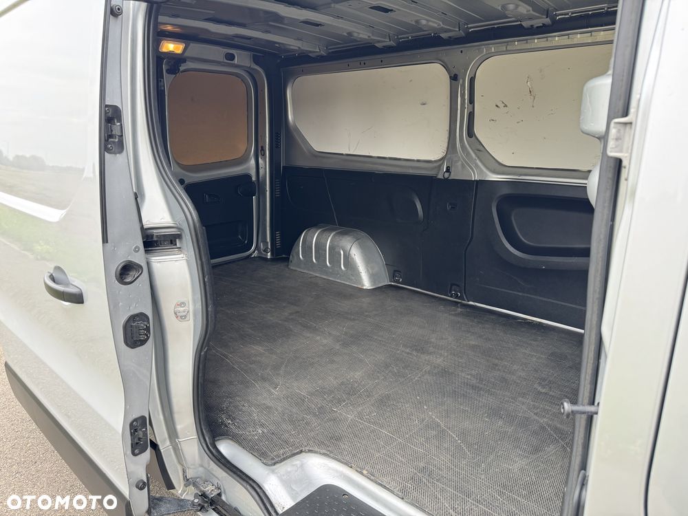 Opel Vivaro - 8