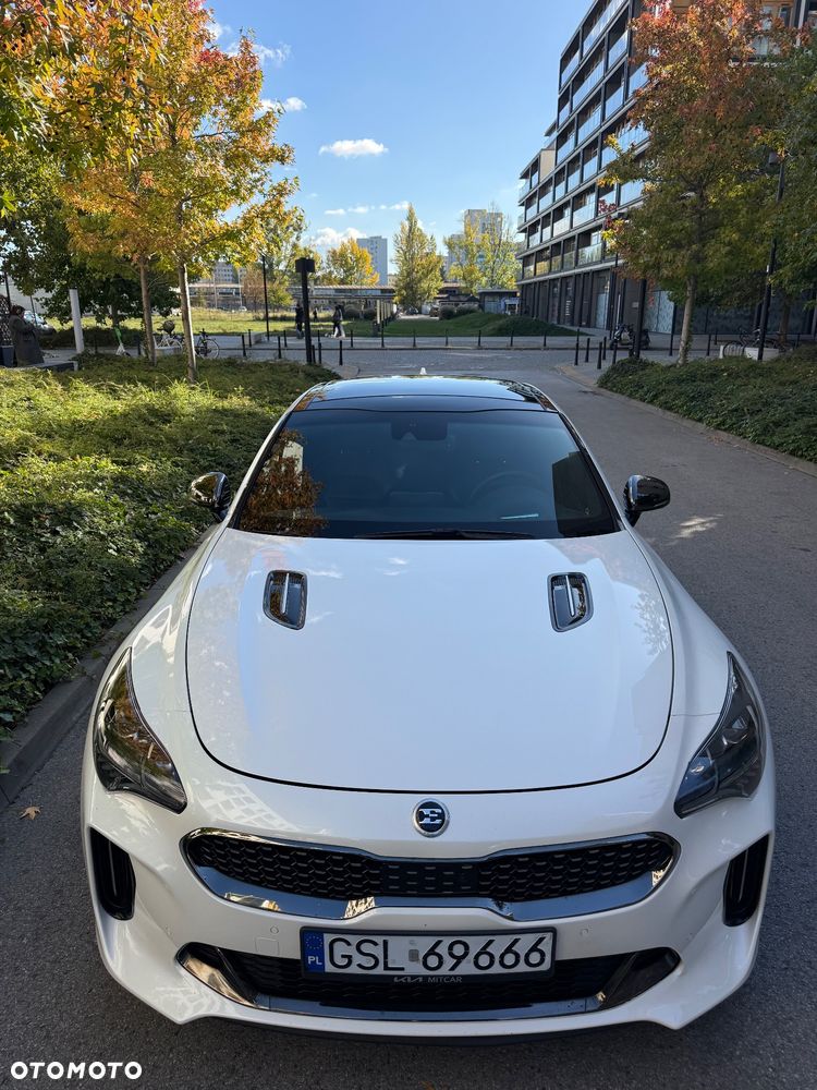 Kia Stinger - 1