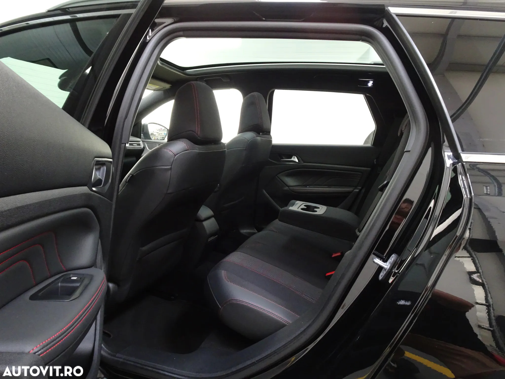 Peugeot 308 1.2L PureTech 130 S&S EAT8 GT - 10
