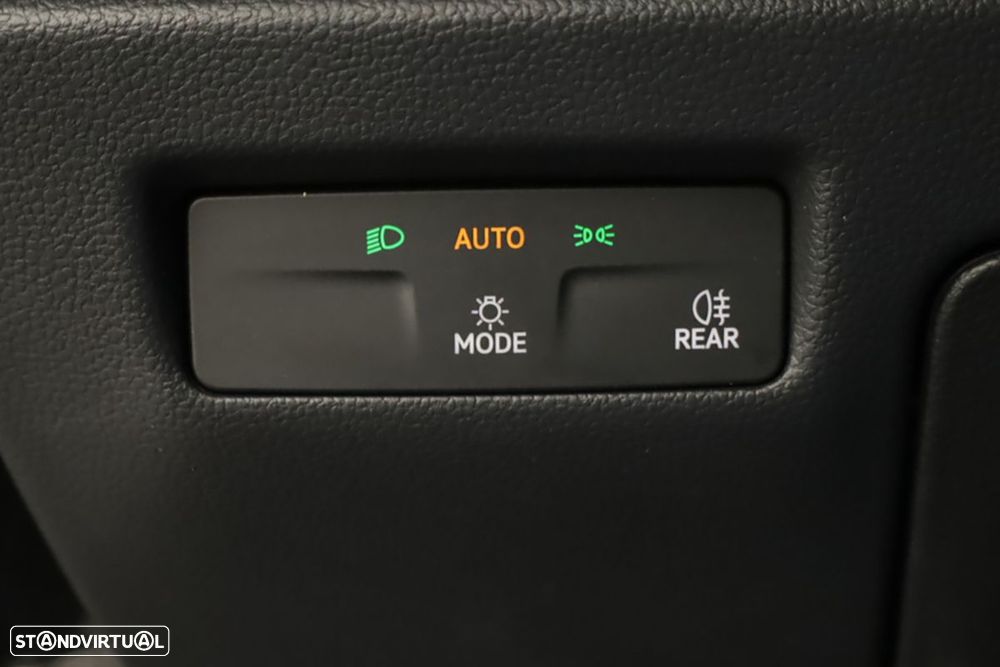 VW Passat Variant 1.5 TSI eHybrid DSG - 18