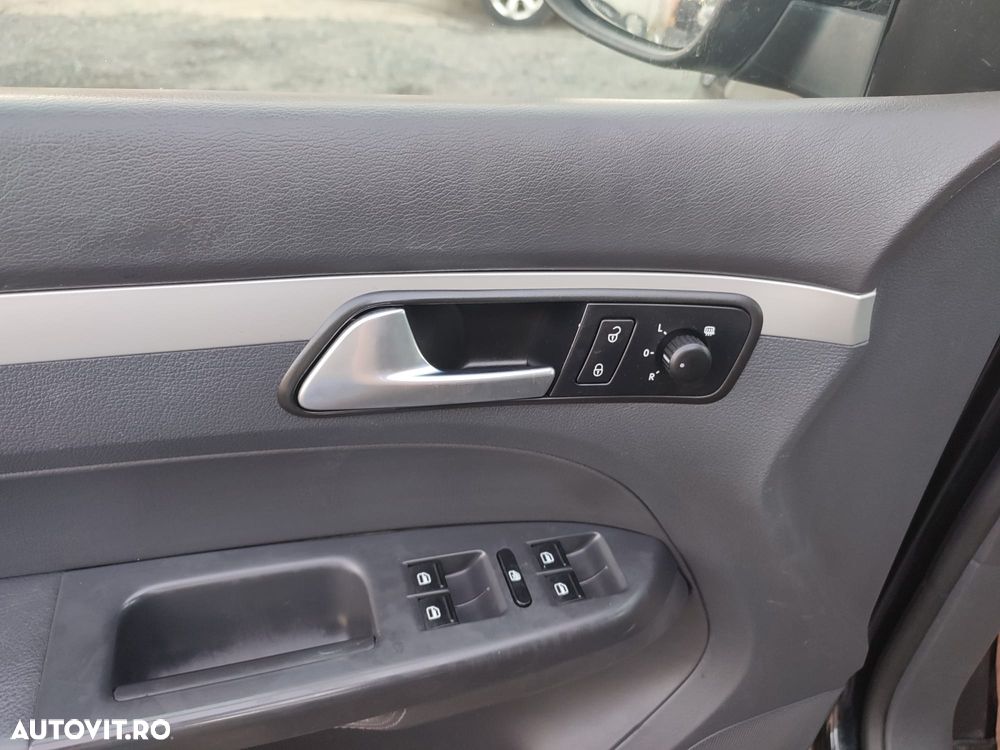 Volkswagen Touran - 16