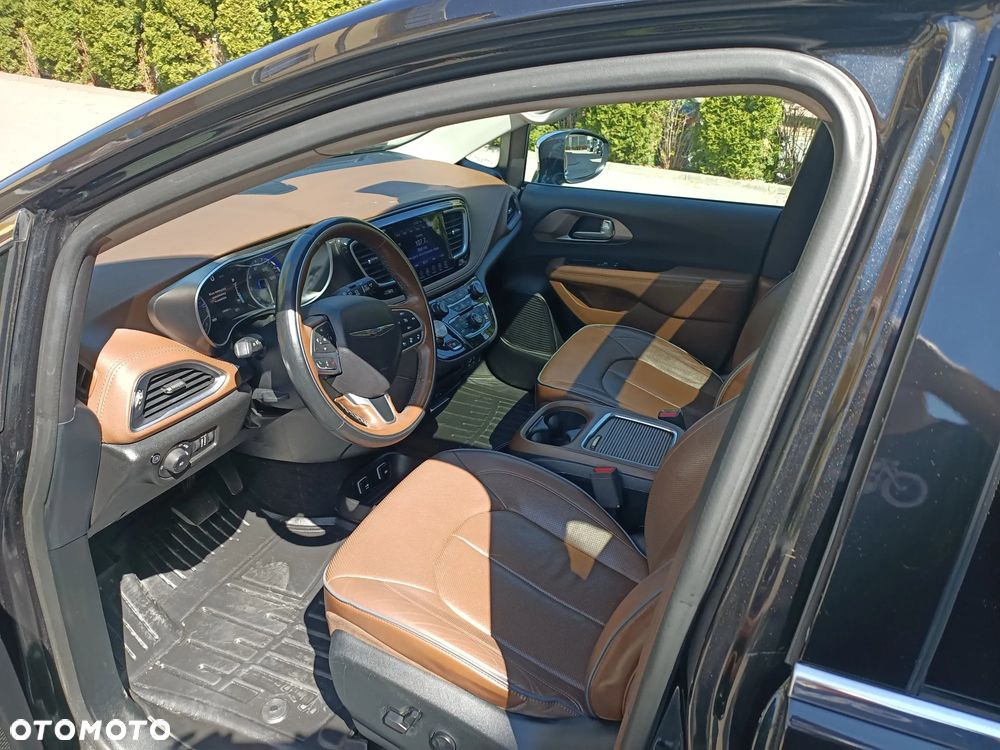 Chrysler Pacifica - 18