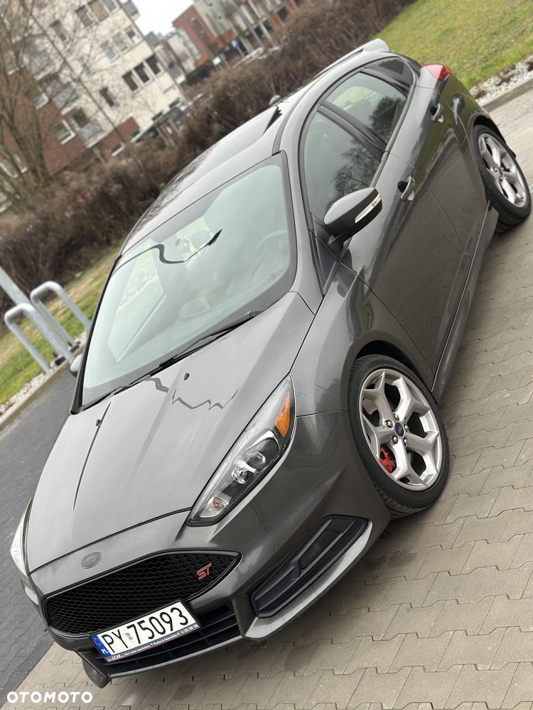 Ford Focus 2.0 EcoBoost ST - 11