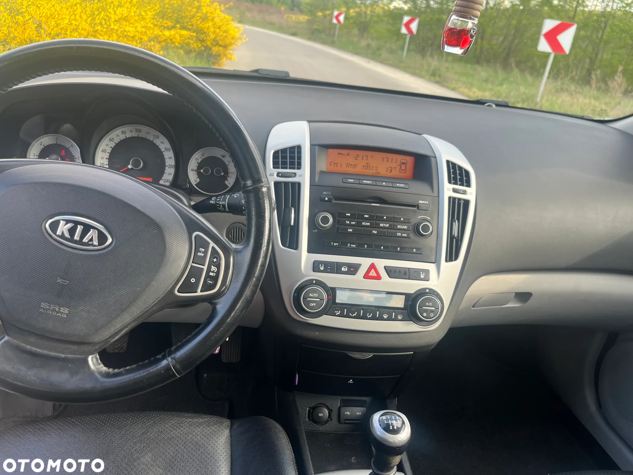 Kia Ceed - 8
