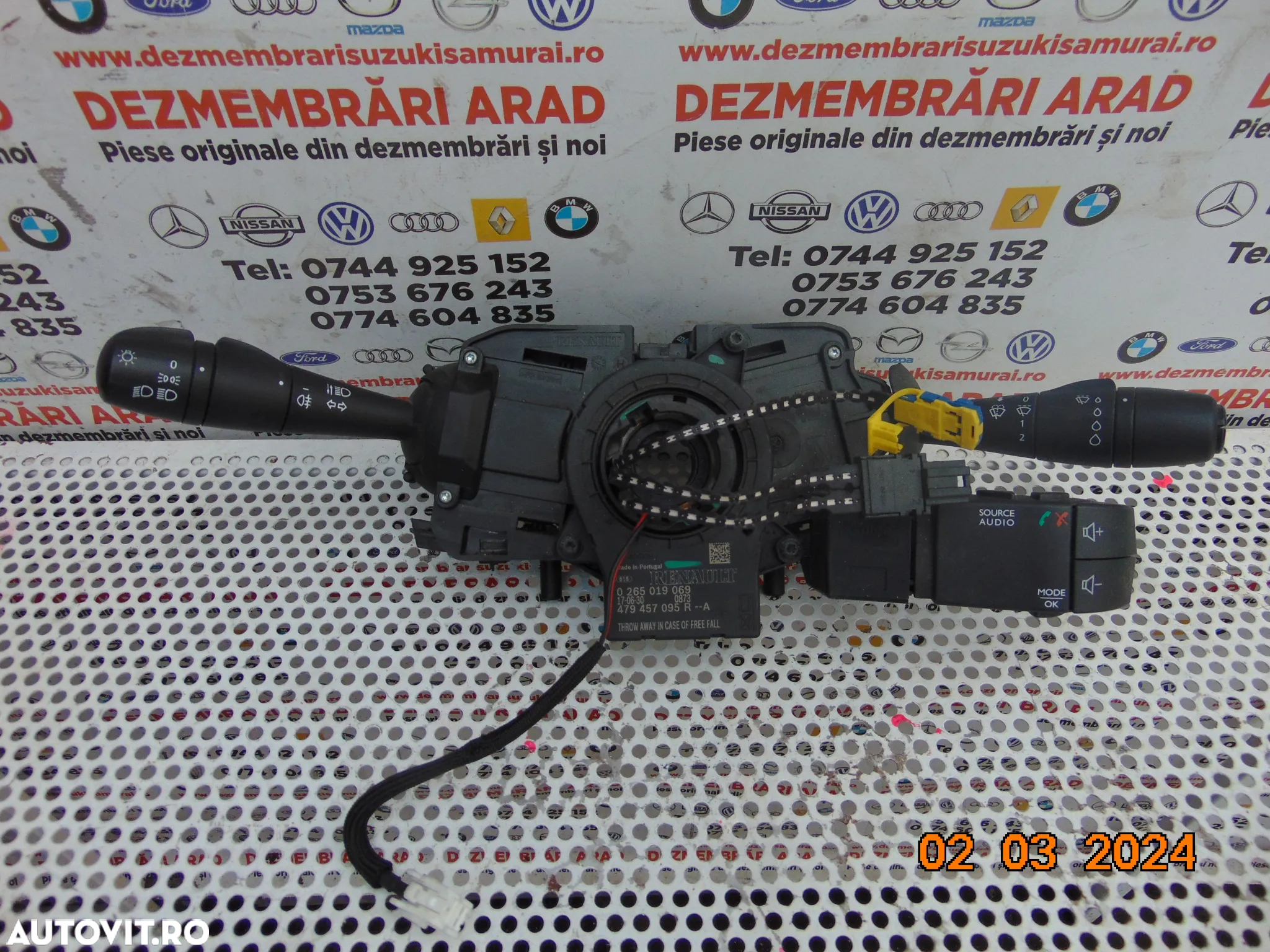 Bloc lumini renault Trafic 2014-2022  manete stergatoare semnalizare Opel Vivaro dezmembrez - 4