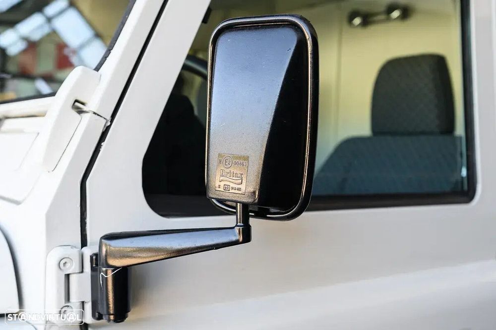 Land Rover Defender 90 2.5 Td5 E - 22