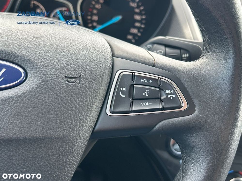 Ford Kuga - 10