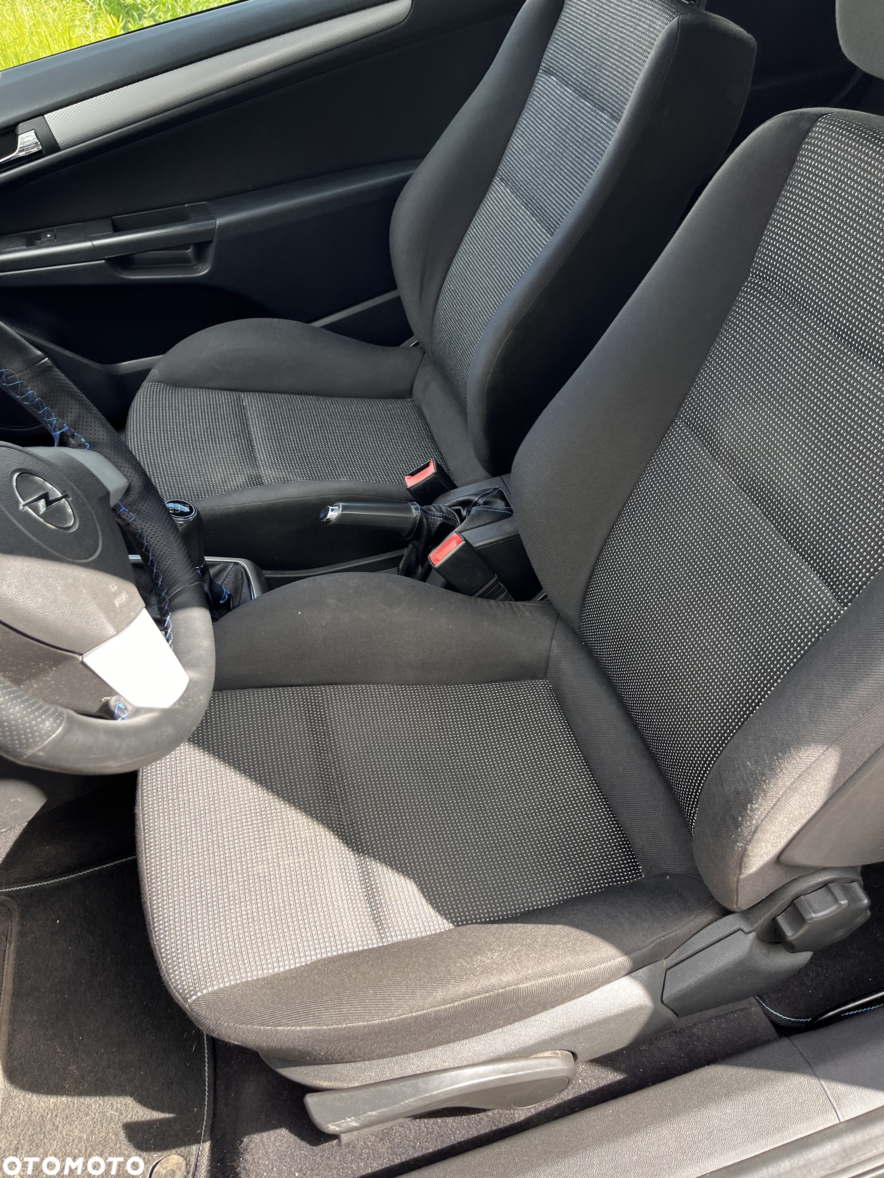 Opel Astra III GTC 2.0 T Sport - 10