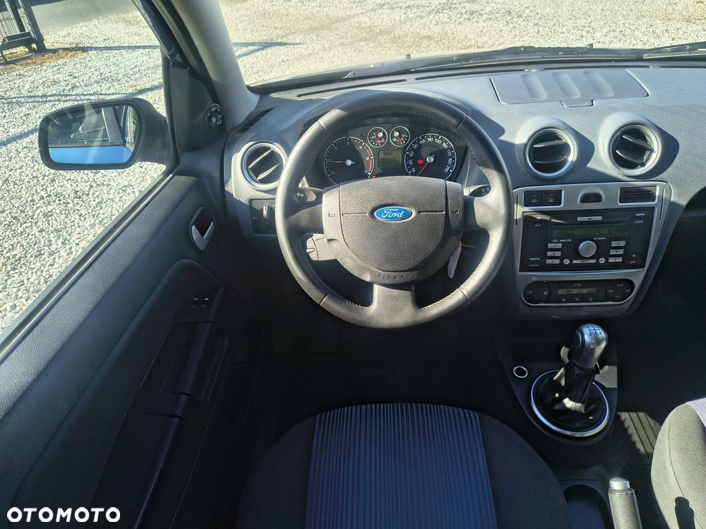 Ford Fusion - 16