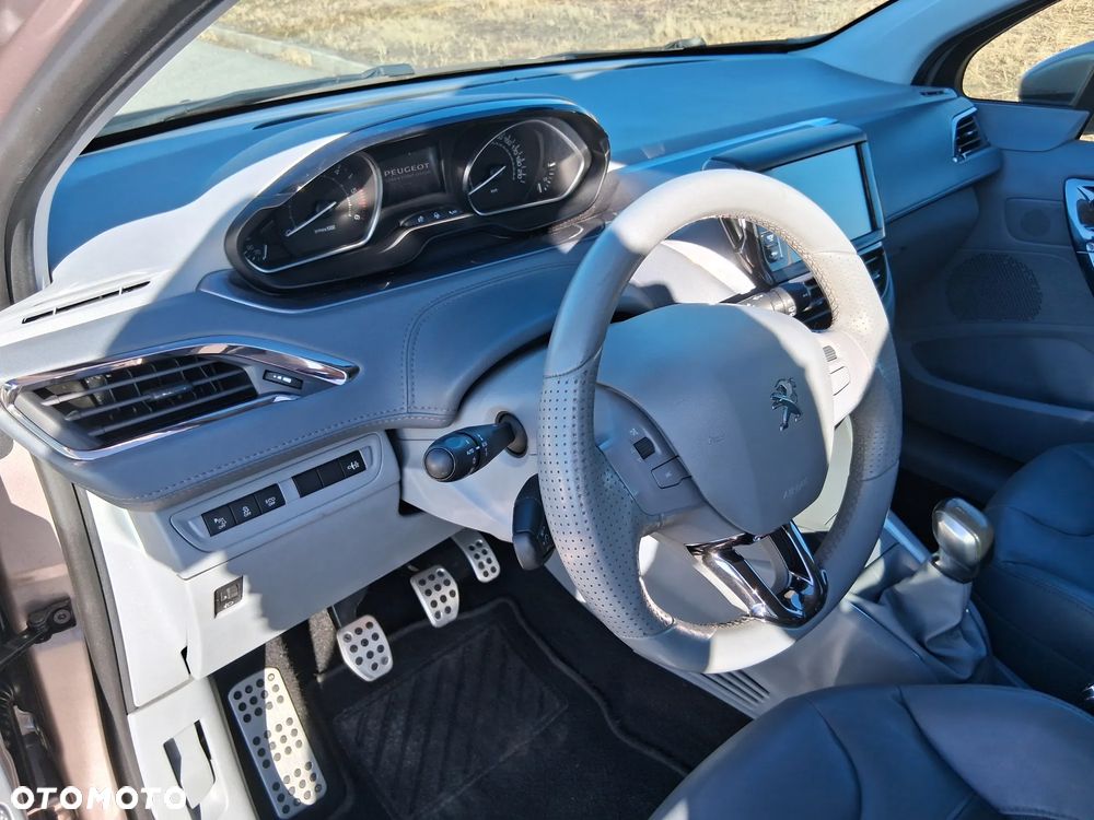 Peugeot 208 e-HDi 92 Stop&Start Style - 18