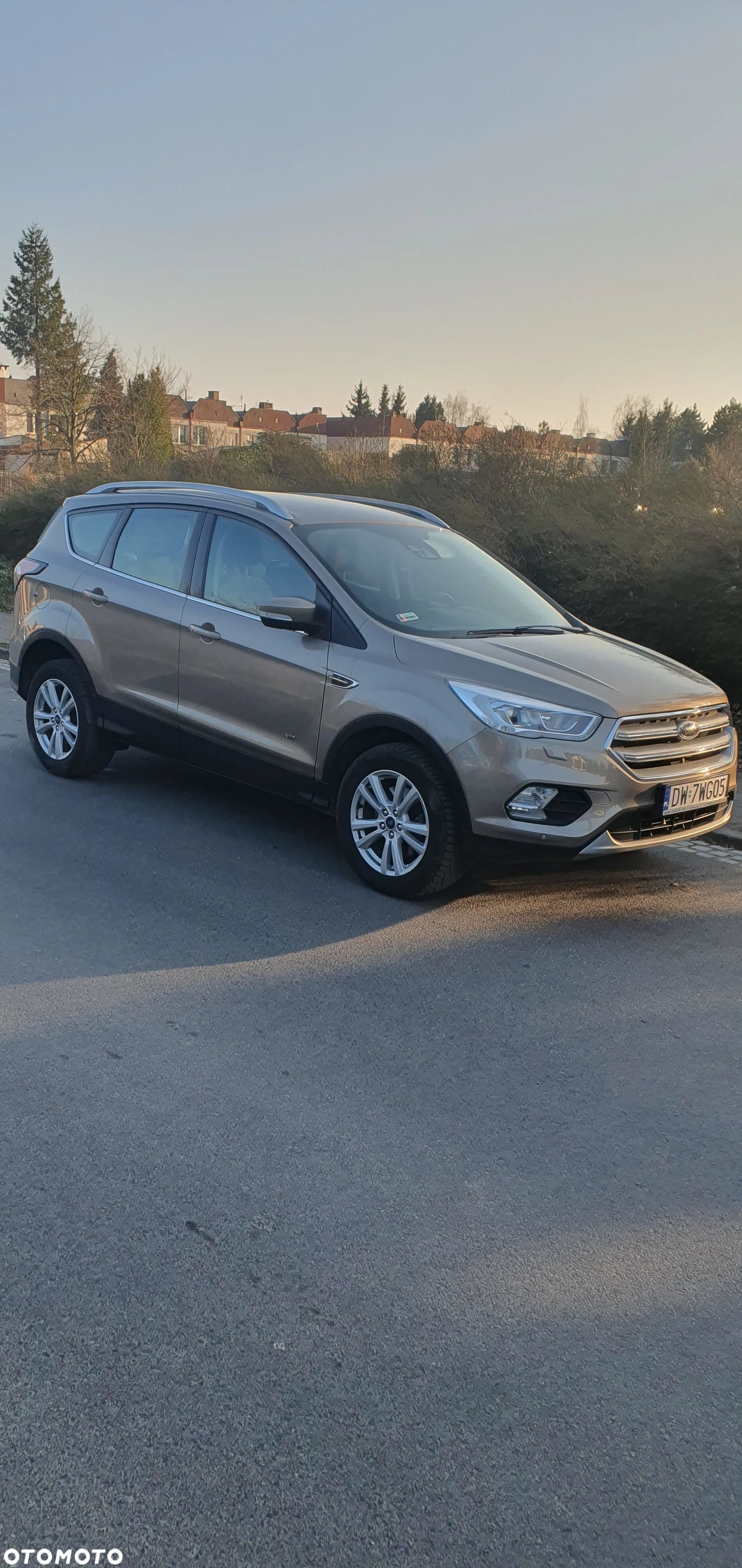 Ford Kuga - 1