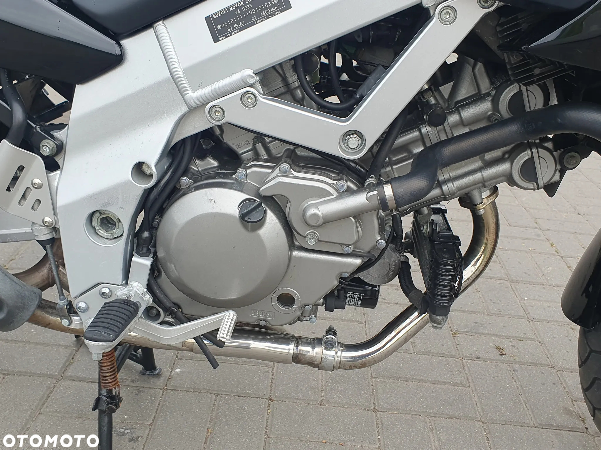 Suzuki V-STROM - 24