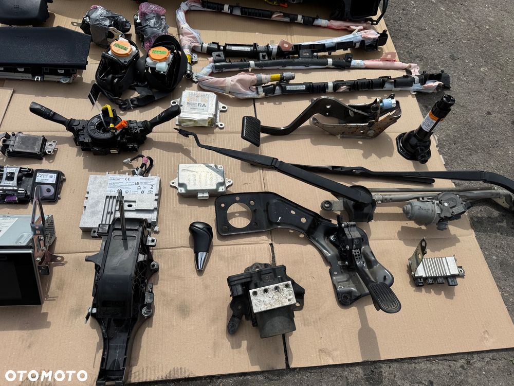 TOYOTA HILUX  a 8 VIII  LIFT CZĘŚCI kierownica z tempomatem wszystkie   2015- Radio    1300zl / 86140-OK620 138000-6050H101 BQ800962 FT0078A 10R-04  Moduł nawigacj 400zl / QNG-BE2808  6434C-BE2808  TA-2014 202-SMB033   Sterownik moduł napędu 300zl  89533-71092 363811-12720   Moduł kamera radar asystent 300zl  MFC430TA 8646C-OKO20   62A669-000 89990-0K081  -300zł   88650-0K560 MA277400-6930  -200zł   Sensor radar distronic acc 1400zl  88210-OKO50  Moduł zamka centralnego 150zl  89740-OKO40 61B921-000  MODUL STEROWNIK START STOP -400zl  8926A-OKO10 219002-3230   89784-F4020 200zl  POMBA ABS  700zl  116040-48230 89541-71810  MODUŁ STOP AND START 600zl  89260-0K062 219001-4640   STEROWNIK MODUL WTRYSKU ENGINE CONTROL 3400 zł   89666-0KW12 SZ276100-5300   MODUŁ POZIOMOWANIA REFLEKTORÓW 200zł  89960-71050 35600-70567 88QkX375957   Gateway 250zl  89100-71010 5012-9894   Przepływomierz 2.4 -100zl 22204-30030 197500-0030   081-0H86 -200zl   Wentylator 400 184721 B453771   Rezystor wentylatora silnika dmuchawy 350  499300-2250    89960-71050 35600-70567  88QKX375957    Obudowa panel ramka radia 200zl 55420-kk140  Moduł bezpieczników skrzynka zestaw startowy zestaw do odpalenia hilux 8 2.4  89221-0K011 82730-OK520   Licznik zegary 83800-FD290-B 800  Przełącznik zespolony taśma zwijak manetka 1117732 -800zl   Przelacznik napędów reduktora M57265 -150zl   sensor air bag 89170-0K841 RA 231000-8551 -1000zl   Zestaw konsola pasy deska rozdzielcza toyota hilux 8 oryginalna 3300zl   Moduł przekaźnik świec żarowych 28551-0E010 150zl   panel klimatyzacji 400 zł 55900-0KB10 6440888a  oslona konsoli 200zl  55407-kk071 55414-kk04   Lewarek zmiany biegów automat 350zł  A004 16AUG18   Pedal hamulca 150zł   ramiona wycieraczek mechanizm wycieraczek 350zl 85110-0K171 AE159300-7070  Nagrzwnica 700zl  87010-0KG90  Lewarek 200 zł   kurtyny prawa lewa L9XN8251623 1L0V62718Q3H  TG11E01001  00589-P1-000194  1500sztuka   55303-KK040 stelaz konsoli 300   55607-kk020 osłona pod konsole 50 zł   55642-KK020 66995-KK020 55618-kk040 66995 -Kk040 55618-KK060 -100zl   Instalacja elektryczna skrzynka bezpieczników cena do dogadania   82169-kk020  82143-KK670 82199-KK561 82138-KK081 82121-KKK51-A  82171-KK141  Ab 111-59ibw2-r 7432472-ab   SZYBKA WYSYŁKA PARAGON FAKTURA MOŻLIWOŚĆ DOSTAWY W TEN SAM DZIEN U CIEBIE POSIADAMY WIELE CZĘŚCI DO TEGO MODELU  I - 16