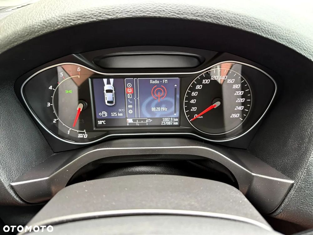 Ford S-Max - 32