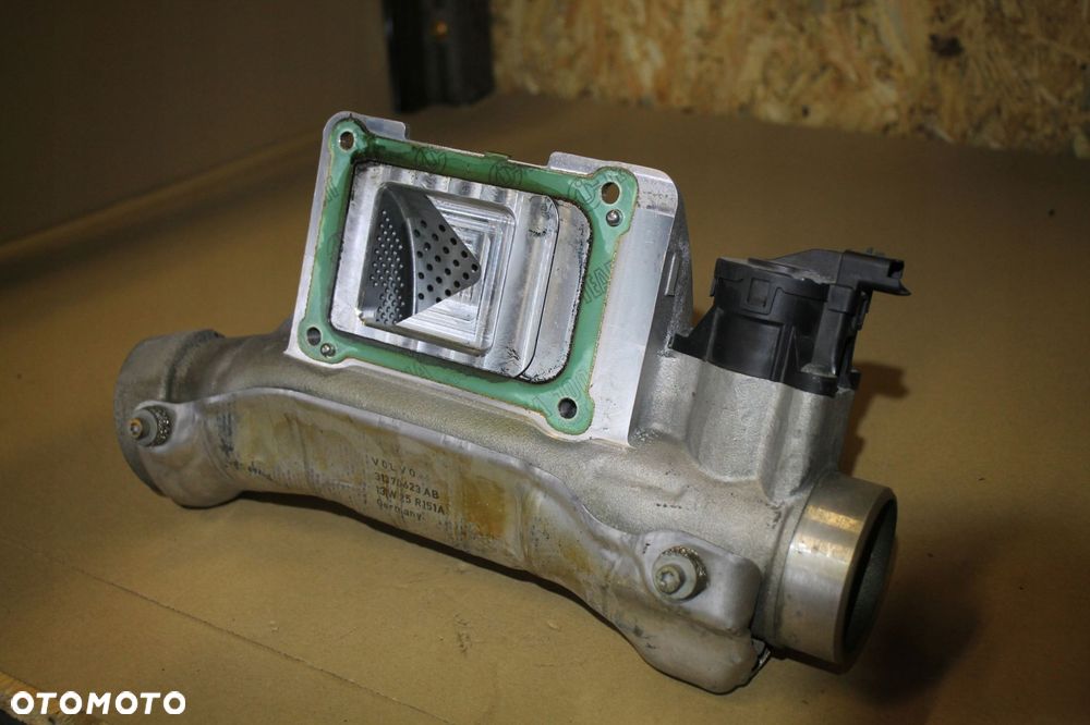 volvo v60 s60 xc60 2.0 t6 przepustnica kompresora 31331278 - 1