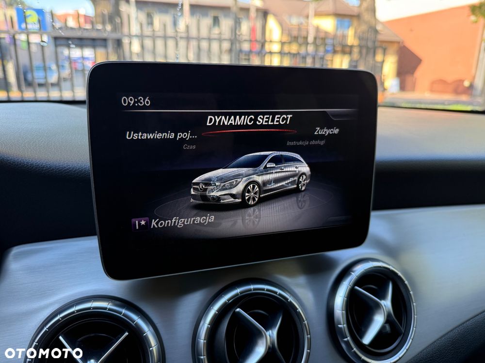 Mercedes-Benz CLA 180 7G-DCT AMG Line - 35