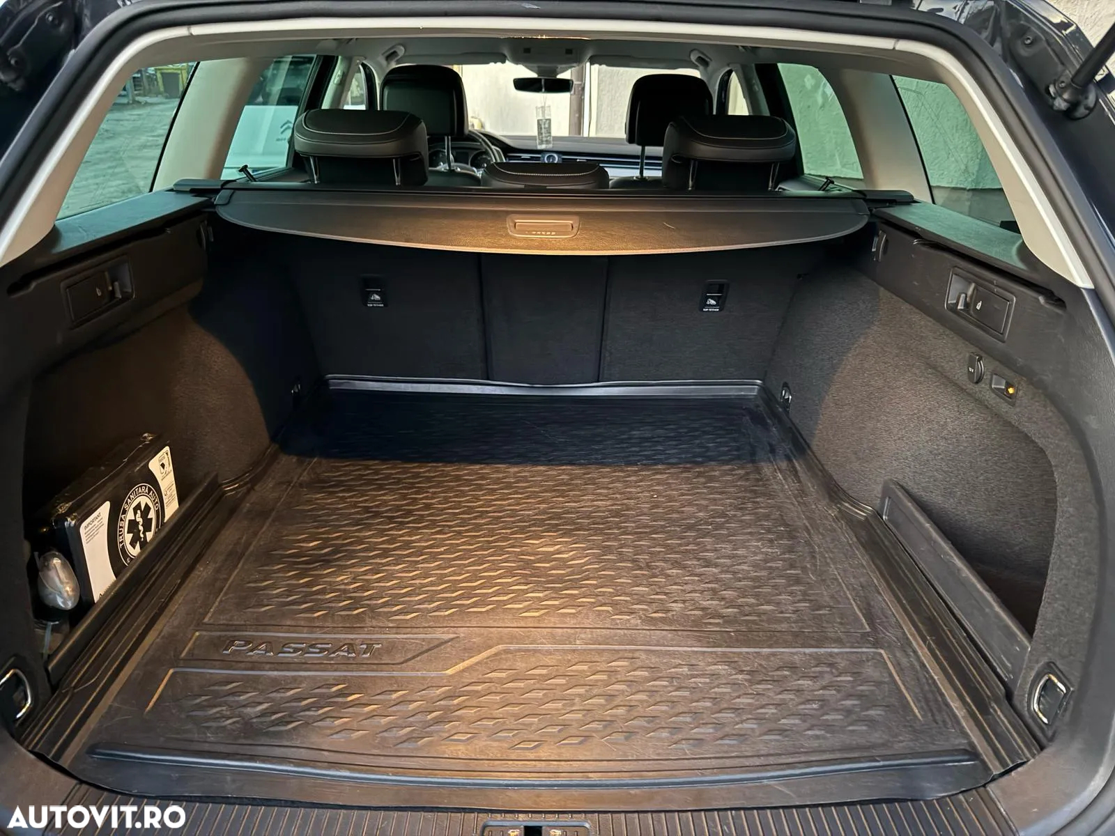 Volkswagen Passat Variant 2.0 TDI DSG Highline - 11