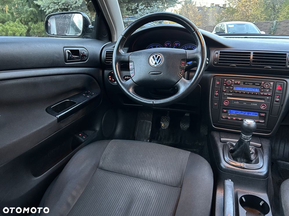 Volkswagen Passat - 13