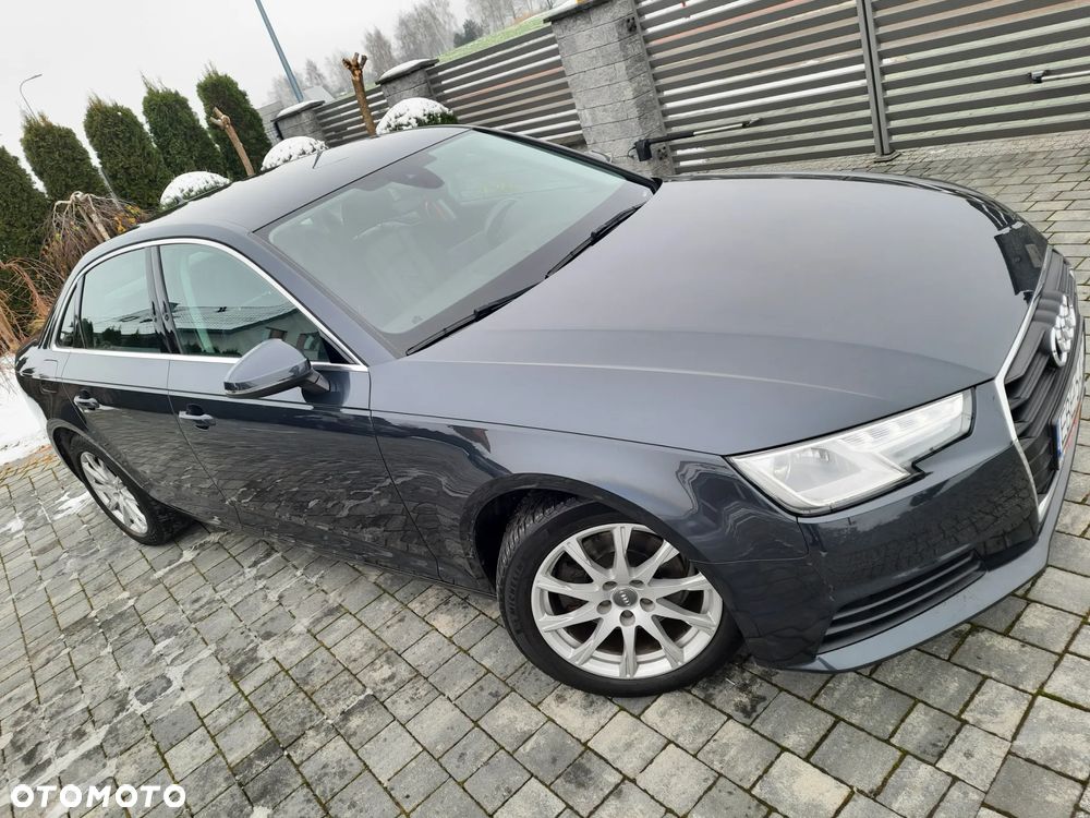 Audi A4 Limousine - 1