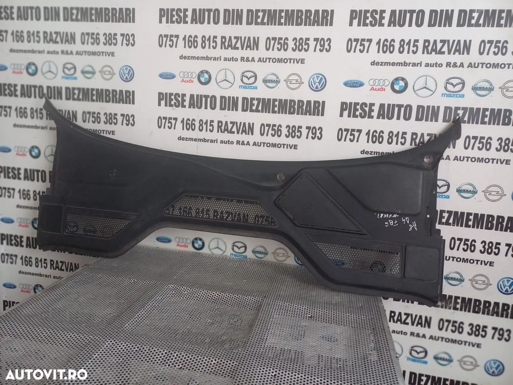 Grila Stergatoare Audi A8 4H D4 Volan Stanga An 2010-2011-2012-2013-2014-2015-2016-2017 Cod 4H Dezm - 2