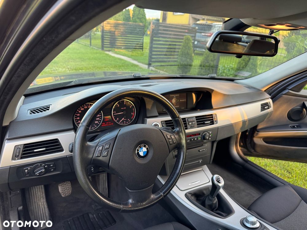 BMW Seria 3 318d DPF - 27