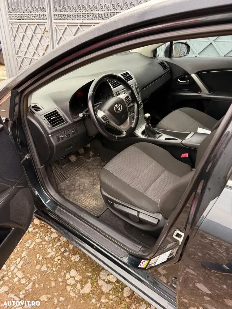 Toyota Avensis Combi 2.0 D-4D Comfort - 6