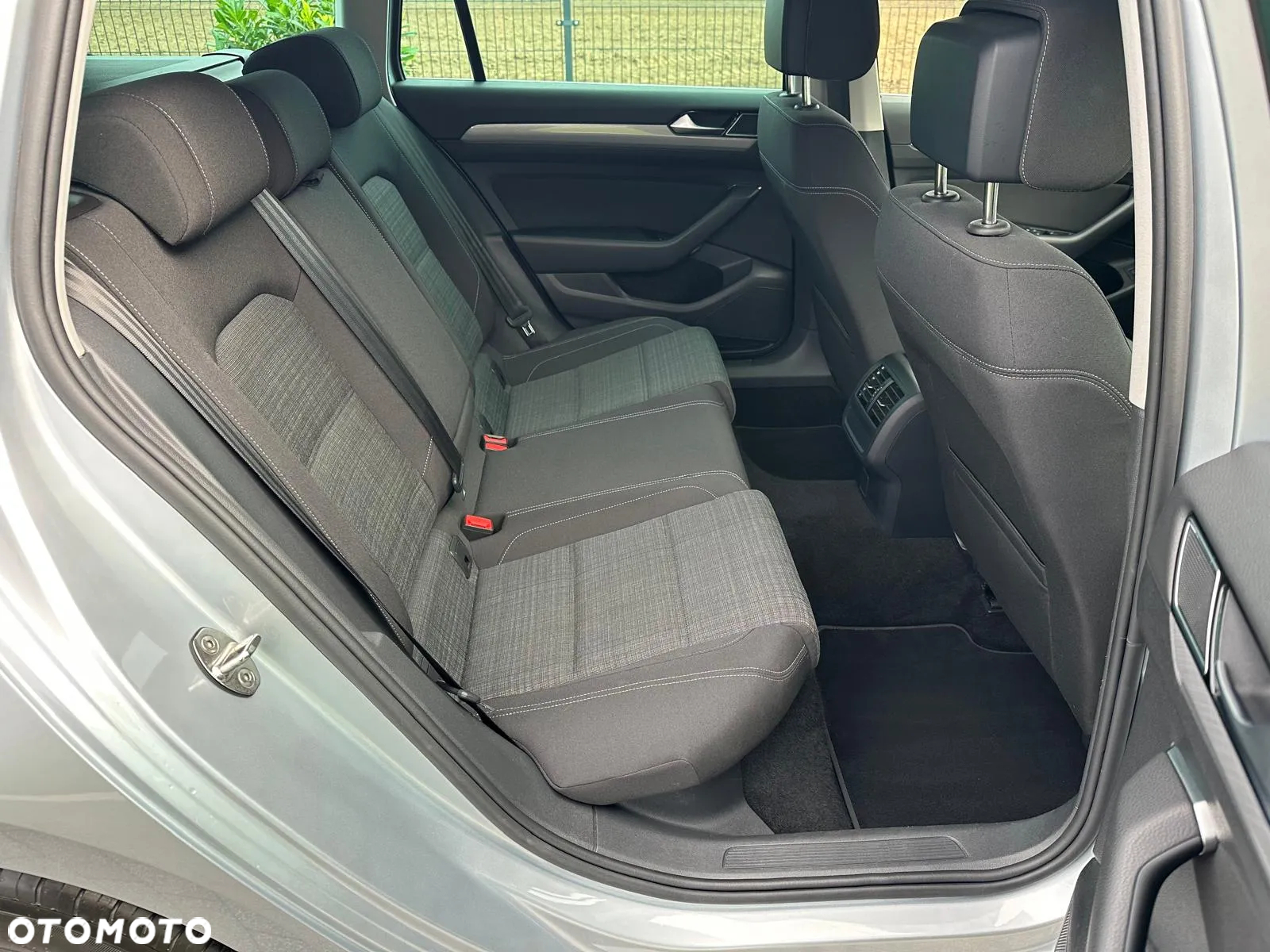 Volkswagen Passat 2.0 TDI EVO Business - 16