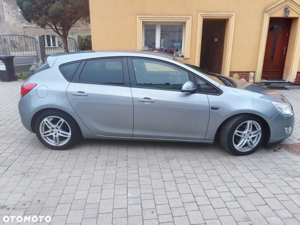 Opel Astra 1.4 Turbo Cosmo - 29