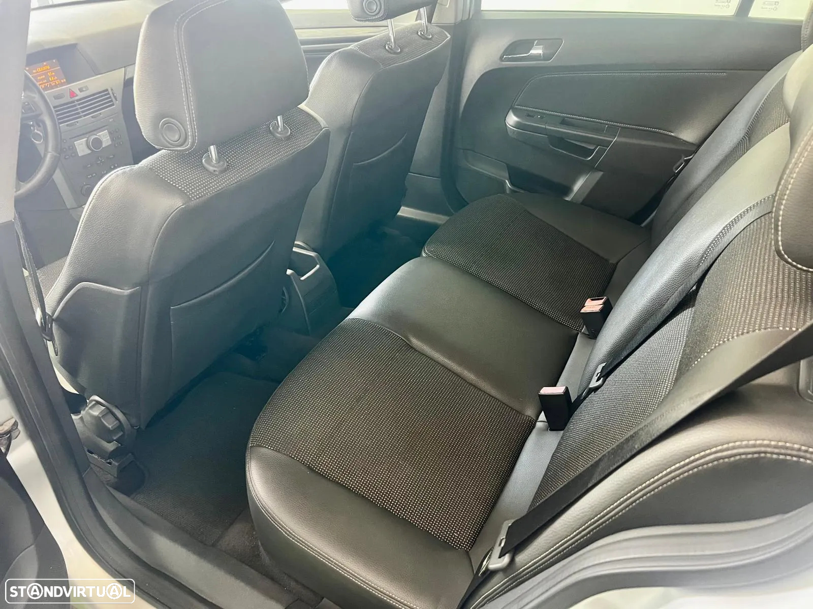 Opel Astra Caravan 1.3 CDTi Cosmo - 14
