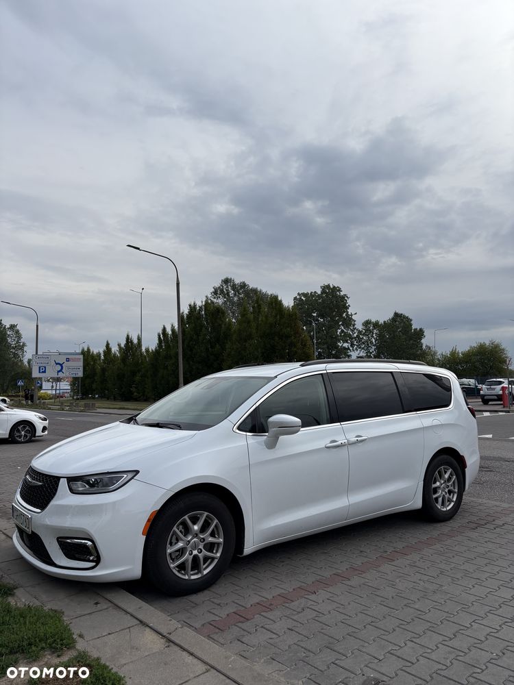 Chrysler Pacifica - 2