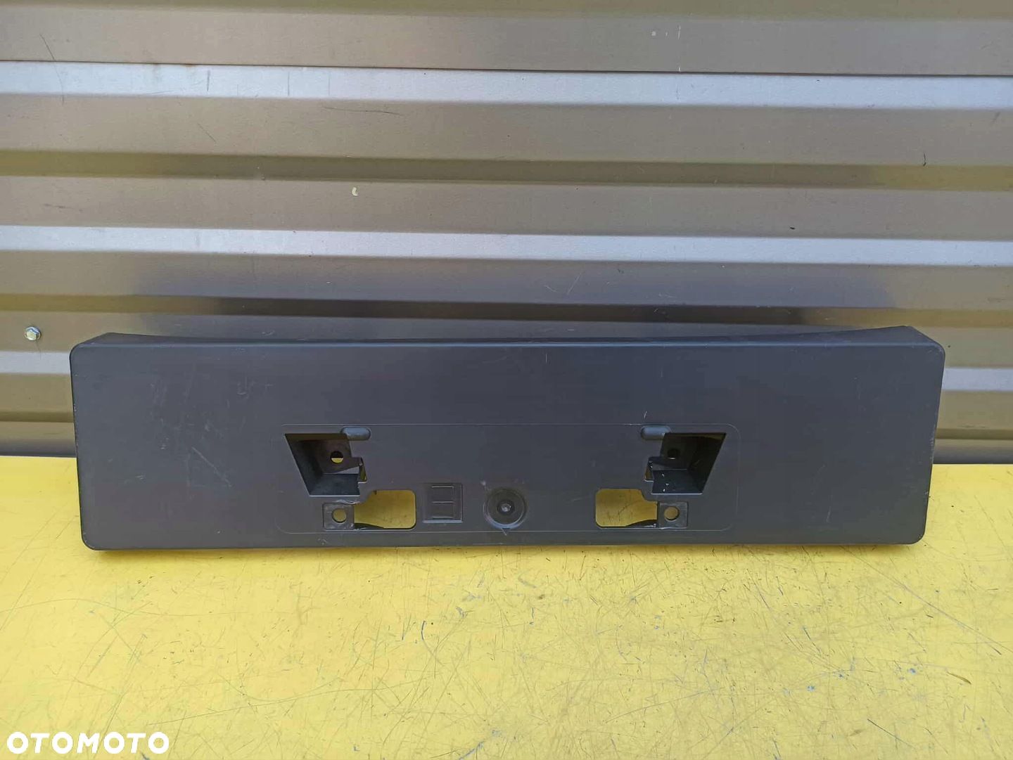 LEXUS ES PODKŁADKA POD TABLICE REJESTRACYJNA 21-25 52114-33640 - 1