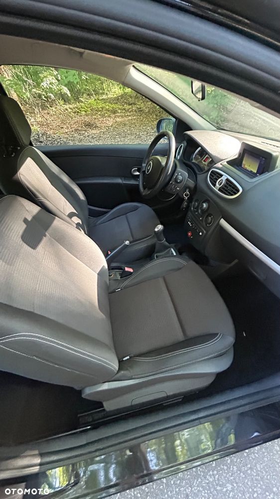 Renault Clio - 12