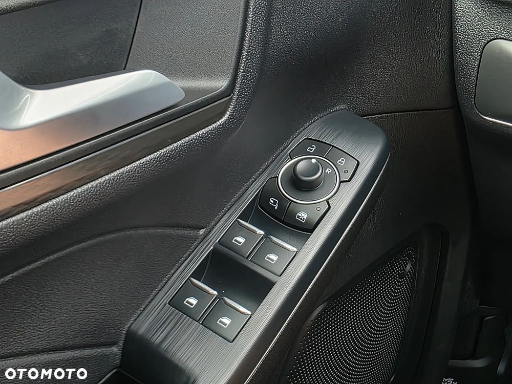Ford Kuga 1.5 EcoBoost TITANIUM - 24