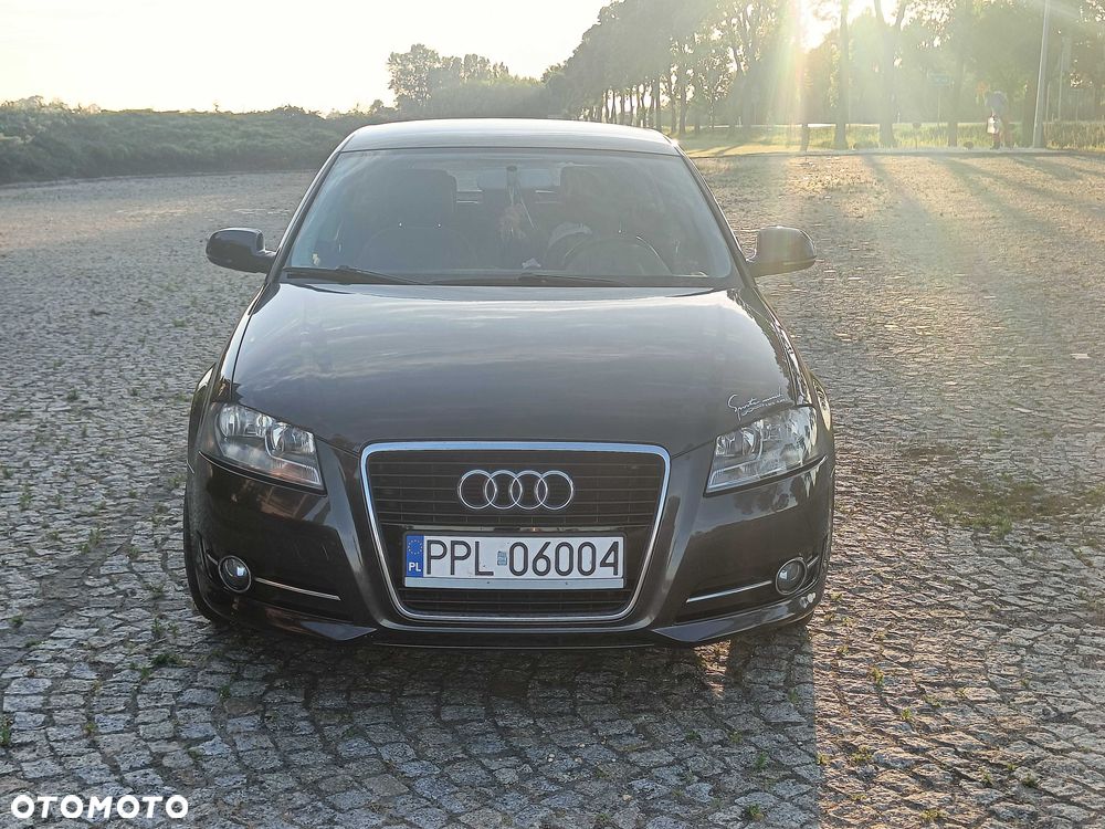 Audi A3 Sportback - 1