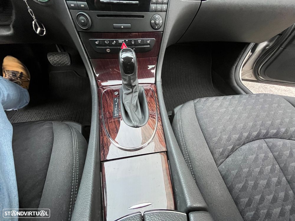 Mercedes-Benz E 220 CDI Auto Avantgarde - 19