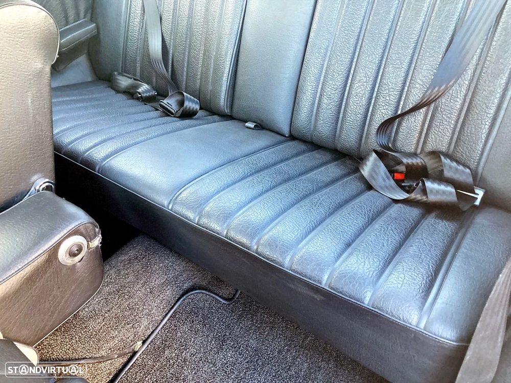 Mercedes-Benz 250 - 24