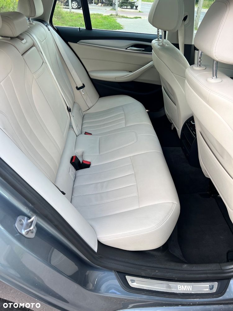 BMW Seria 5 520d Luxury Line - 13