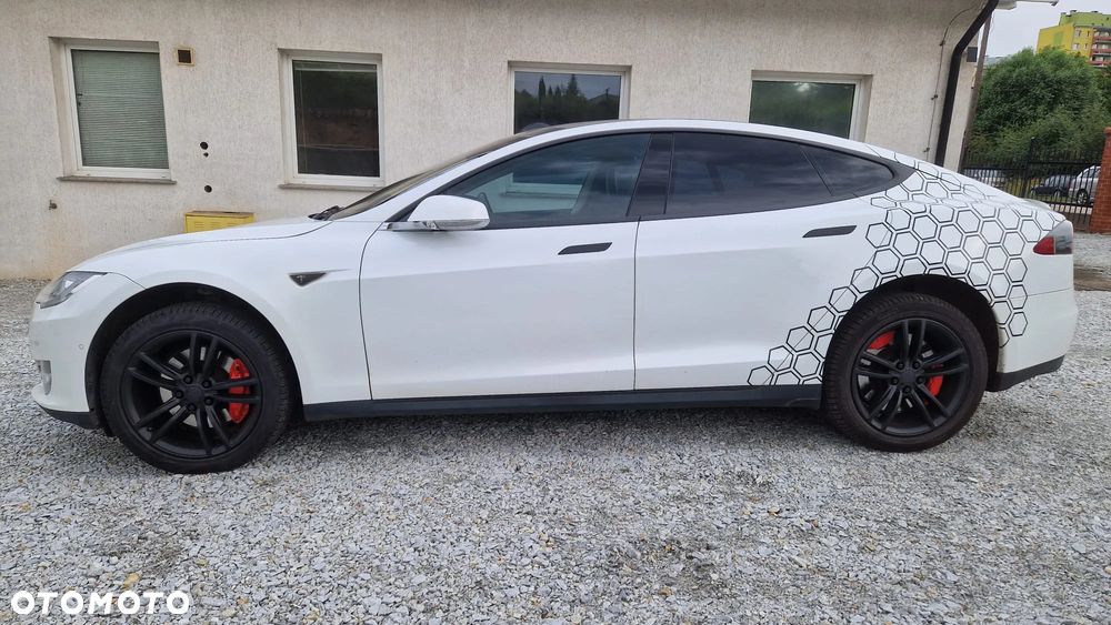 Tesla Model S - 7