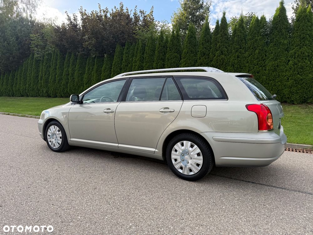 Toyota Avensis - 28