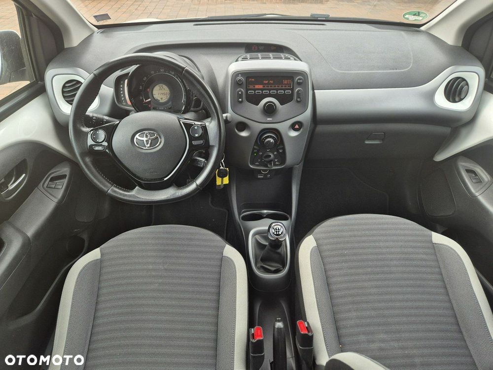 Toyota Aygo x-play - 13