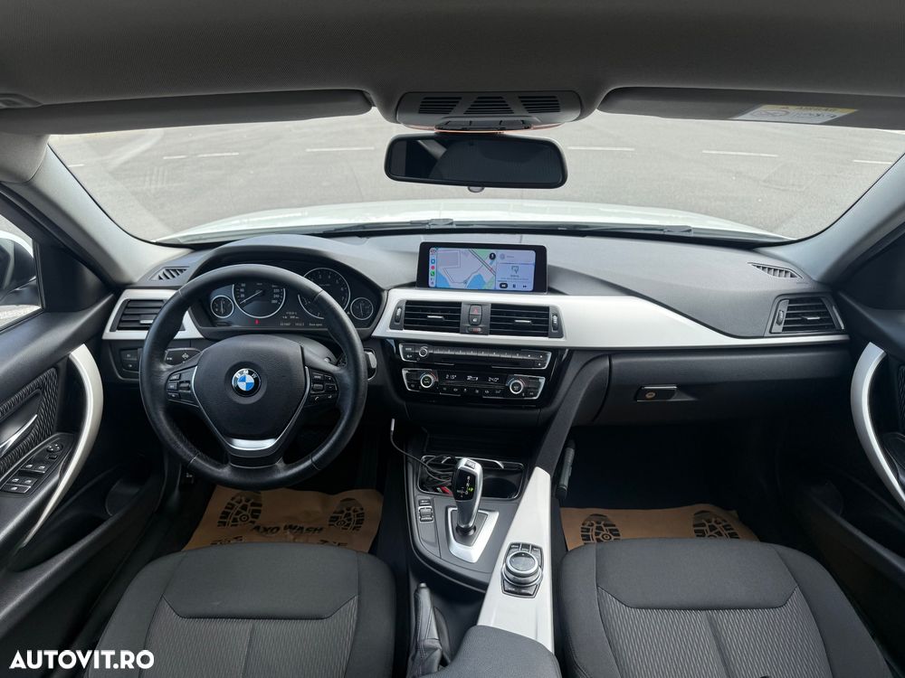 BMW Seria 3 320i Aut. Sport Line - 24