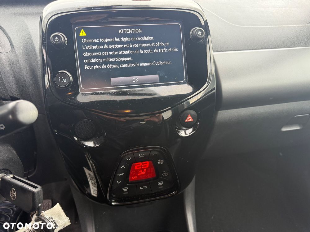 Toyota Aygo x-clusiv - 9