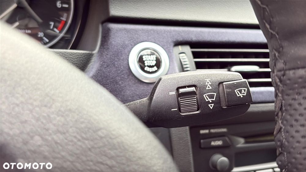 BMW Seria 3 318i - 13
