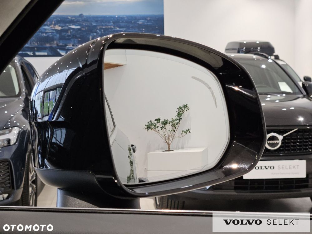 Volvo XC 90 - 9