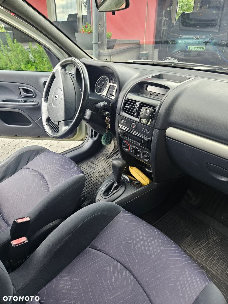 Renault Clio 1.4 16V Dynamique - 4