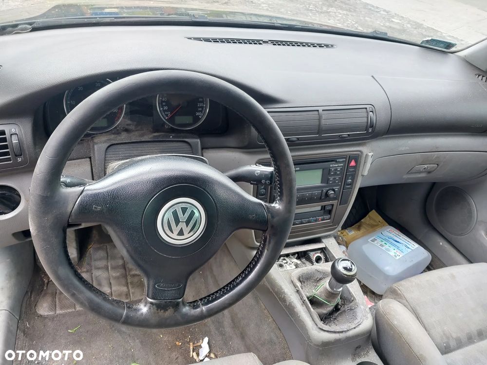 Volkswagen Passat B5 FL Lift silnik 1.9 AVF AWX 130 KM skrzynia biegów ARK drzwi prawe lewe przód tył LU41 LV41 turbosprężarka dwumasa pompowtrysk alternator szyba kompresor klimatyzacji szyba zamek schowek sterownik silnika stacyjka mcperson amortyzator belka sanki miska głowica zawór N75 podciśnienia NA CZĘŚCI WSZYSTKIE CZĘŚCI - 14
