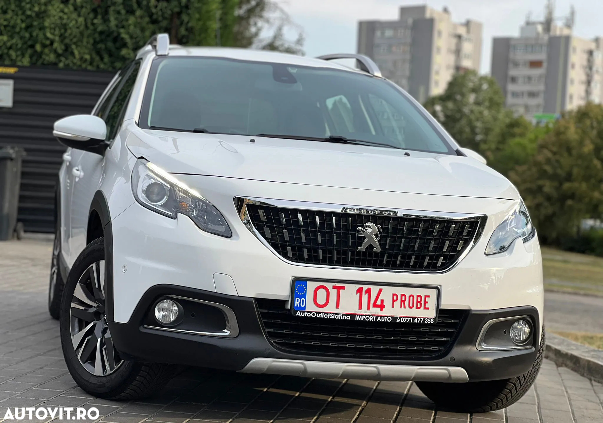 Peugeot 2008 1.2 PureTech Turbo S&S Allure - 10