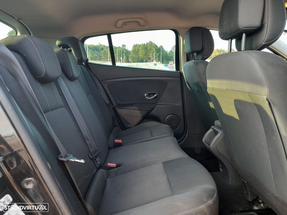 Renault Mégane 1.5 dCi Dynamique S - 16